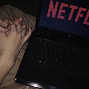 毛茸茸的大骚屄视频
